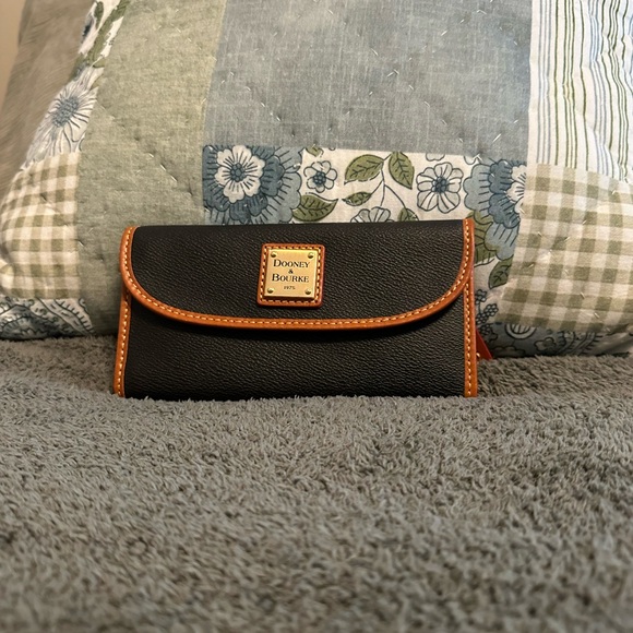 Dooney & Bourke Black Wallet with Brown Edging - Picture 1 of 7